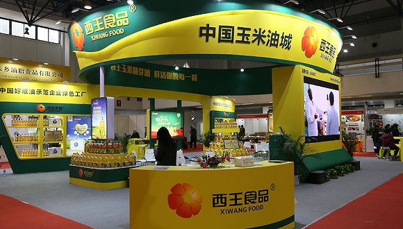agk会员登录网站_幸福的日子就是一儿一女美滋滋的陪你做瑜伽