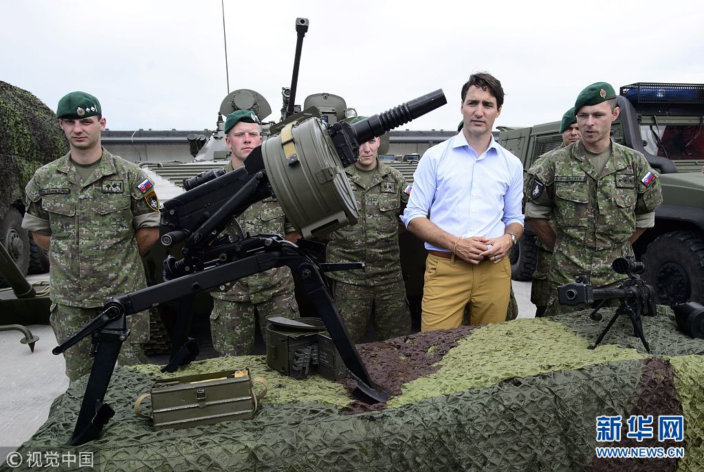 特鲁多北约峰会前夕造访拉脱维亚军事基地 与士兵一同跑步锻炼