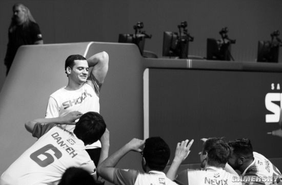 跟随镜头 感受《守望先锋》联赛常规赛的难忘瞬间