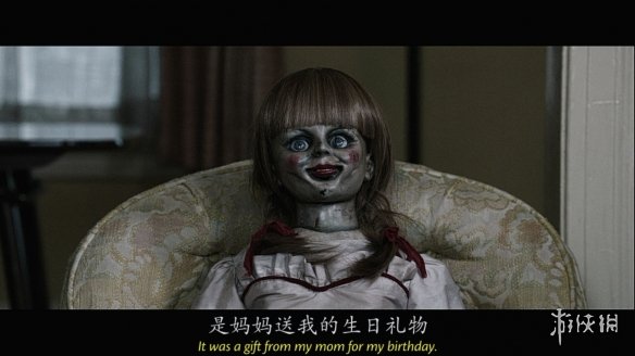 虐杀惊悚片《噩梦娃娃屋》:萝莉被变态囚禁打扮成玩偶