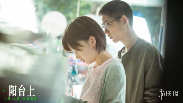 张猛执导 周冬雨出品!电影《阳台上》曝光新MV《罗马尼亚姑娘》