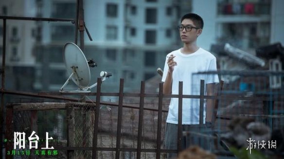 张猛执导 周冬雨出品!电影《阳台上》曝光新MV《罗马尼亚姑娘》