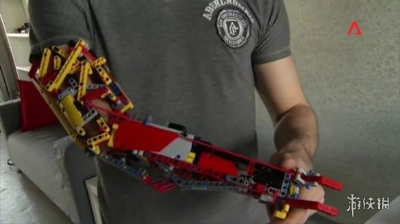 关于玩具你不知道的作用:西班牙小伙用乐高制作假肢