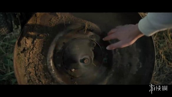 黑暗版超人电影《灵异乍现》预告邪恶超人现身 校园霸凌让