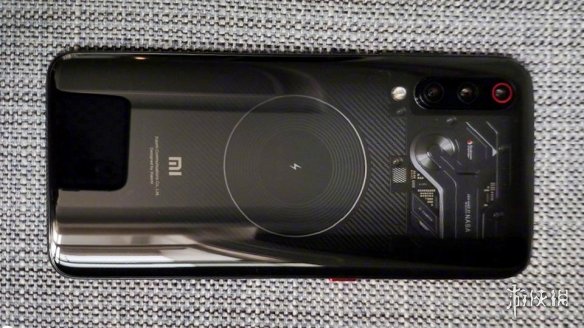 半透明的手柄!?Xbox One新款“幻影白”手柄实图曝光