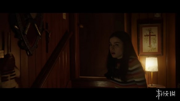 温子仁《安娜贝尔3》中字预告 被窝里惊现恐怖鬼娃娃