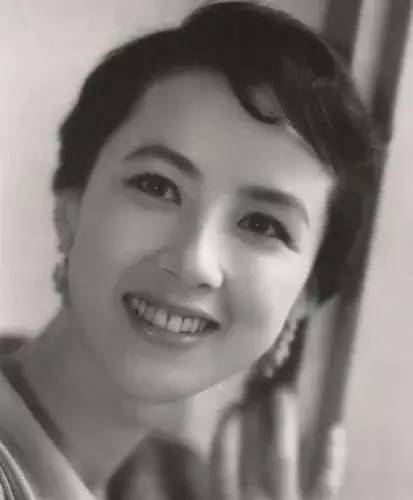 岸惠子