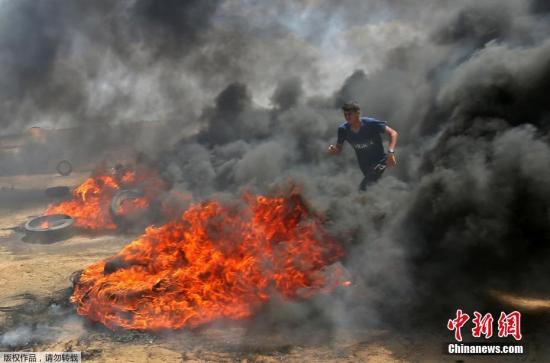 当地时间5月14日,迁至耶路撒冷的美国驻以色列新使馆将举行开馆典礼。当天,加沙地带爆发大规模抗议和冲突事件,已经造成了人员伤亡。