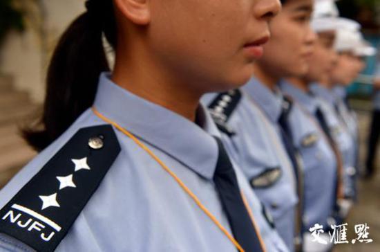 南京首设辅警层级:共9类职业层级 与工资待遇