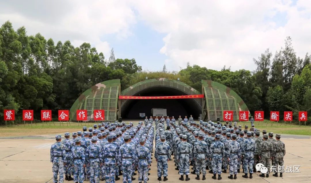 近日,该基地联合驻闽空军某场站,陆军航空兵某旅所属建制汽车分队
