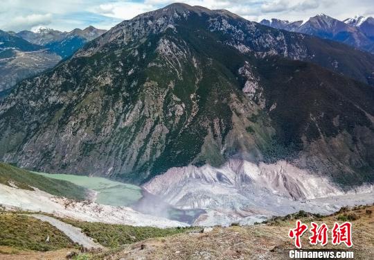 金沙江西藏昌都段堰塞湖灾区村民得到妥善安置