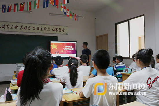 建澜小学:共读英雄家书 传递爱国情怀