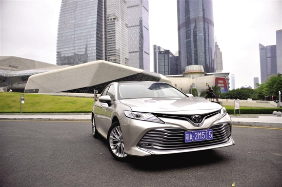 爱上全新Camry的加速度 试驾第八代凯美瑞2.5Q旗舰版