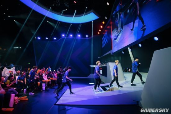 跟随镜头 感受《守望先锋》联赛常规赛的难忘瞬间