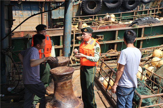 边防官兵多措并举加强伏季休渔期管理