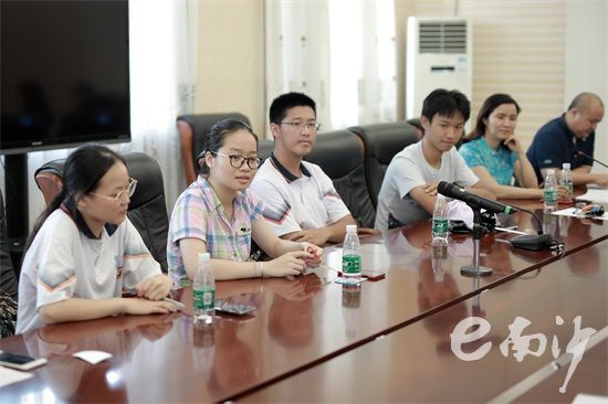 今年高考广州外国语学校双喜临门 国际化助推