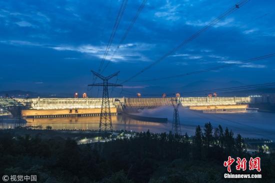 三峡水库迎“长江2018年第2号洪水” 三峡船闸停航