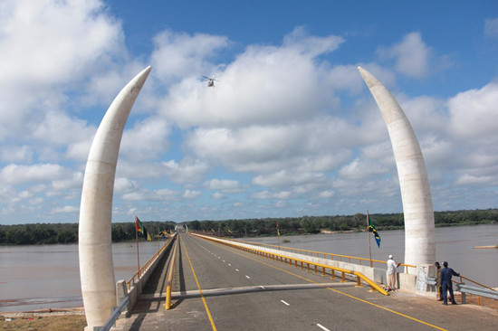 乌马河人口_伊春乌马河歌厅小姐图(2)