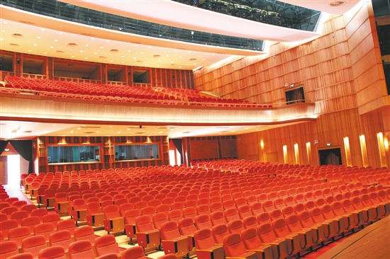 广州乐迷见证40年剧院传奇