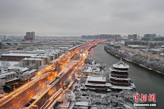 資料圖：雪后的南京城。孫公甫 攝