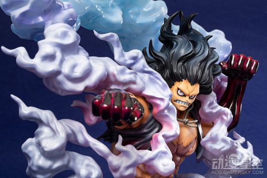 《海贼王》四档大蛇人路飞雕像 霸气环绕战力破表