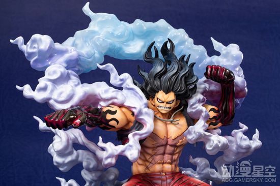 《海贼王》四档大蛇人路飞雕像 霸气环绕战力破表