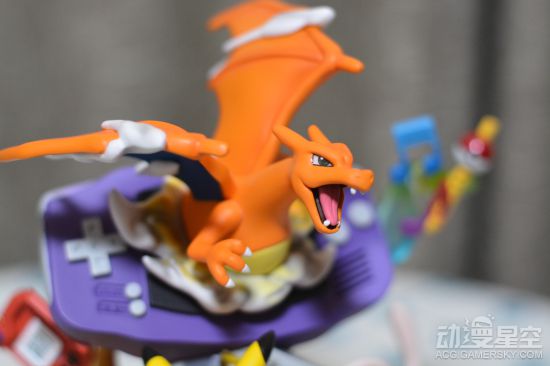 《精灵宝可梦》特制GBA手办 皮卡丘从游戏里蹦出来