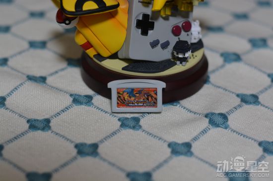 《精灵宝可梦》特制GBA手办 皮卡丘从游戏里蹦出来