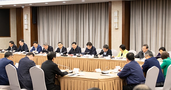 「手机三公赌博游戏下载大全」日照市第三实验小学:听博士爷爷讲太阳的故事