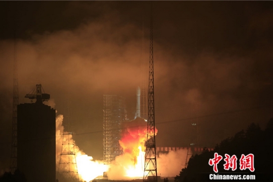 中国在西昌成功发射亚太6C卫星