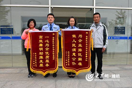 为辖区企业集中办理车辆年审 高新交警收到感