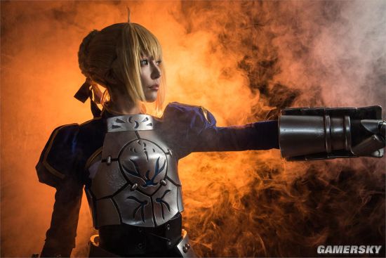 推特小哥哥Saber COS:“百万”特效加成 视觉盛宴