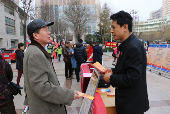 宝鸡中院组织开展学雷锋志愿者服务活动