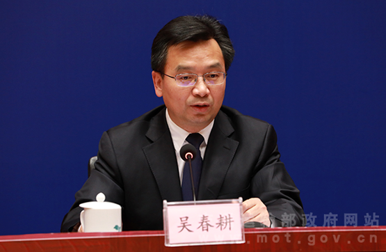 玩赌场转盘的技巧 - 两车相撞一车侧翻