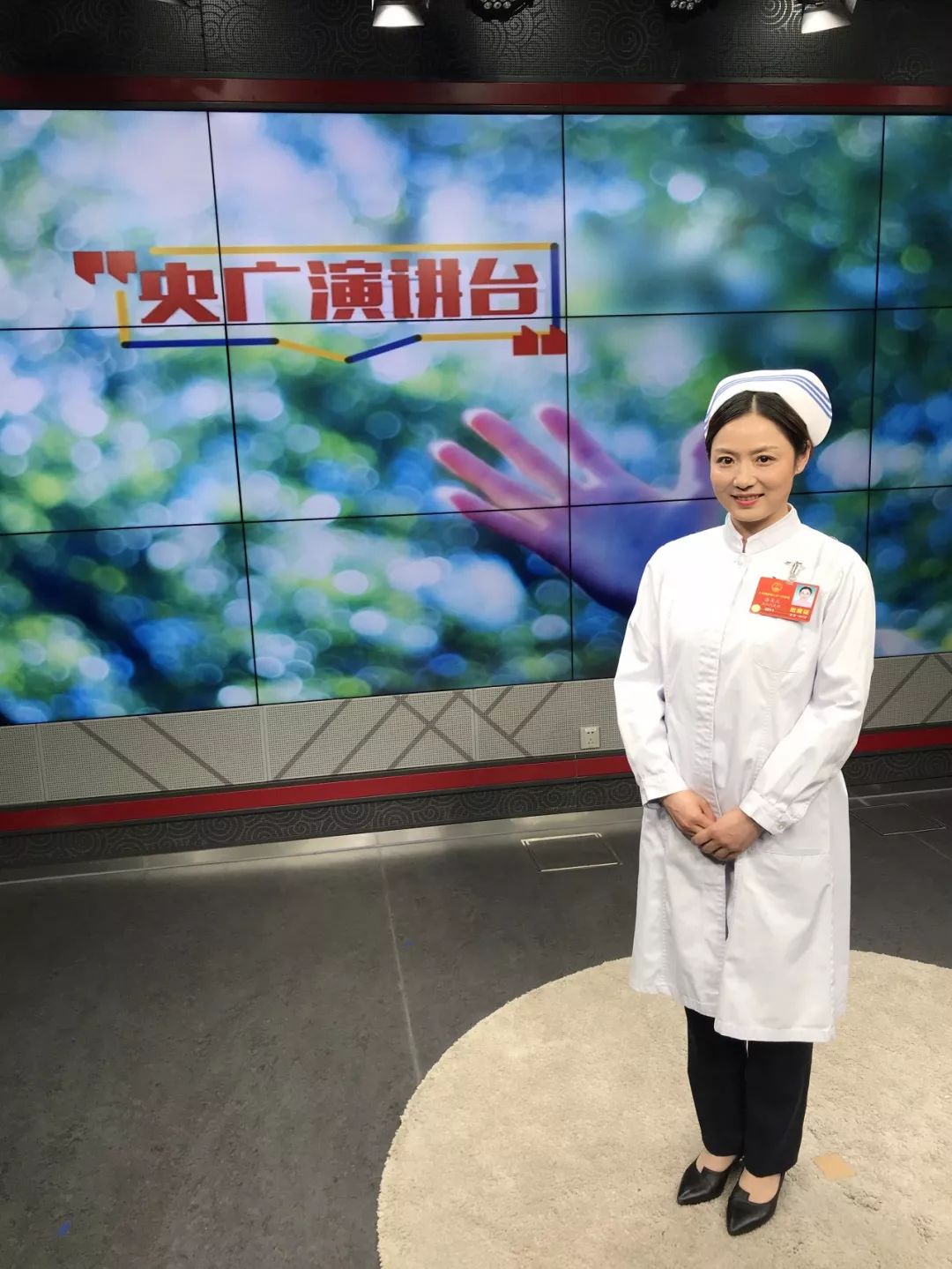 带着麻风休养员的心声，她来了