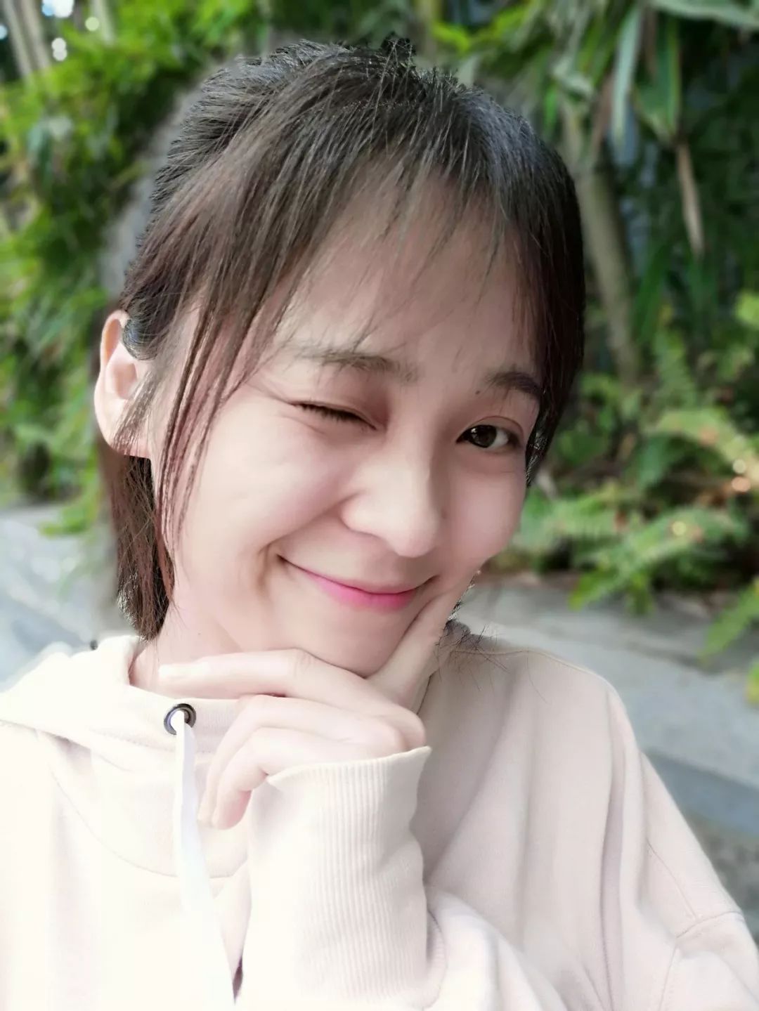 荣耀20i发布，新鲜出炉的小姐姐自拍来啦！