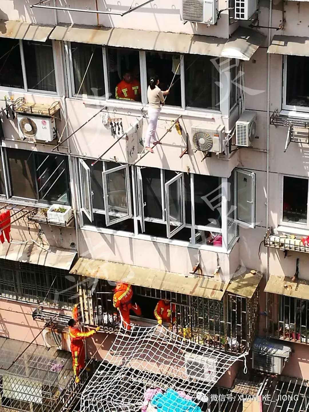 ŮӾȻ4¥¸վ9Сʱȥϰʱ°