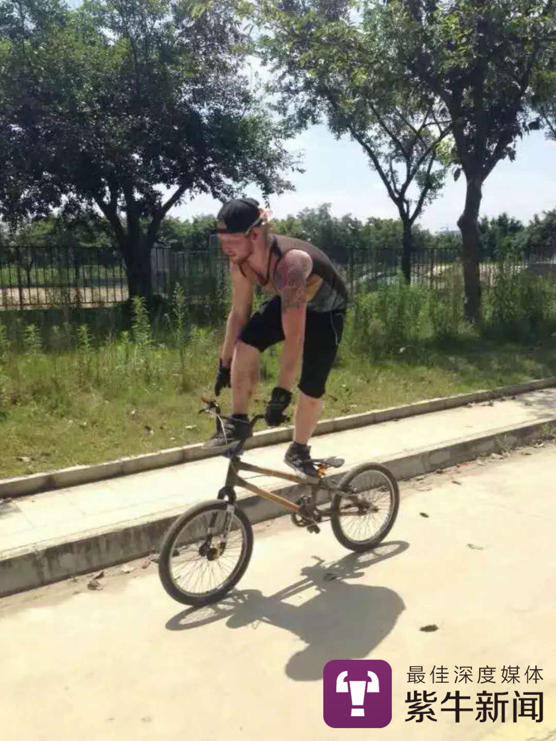 【紫牛新闻】他让竹子奔跑起来,行万里路还将亮相巴黎时装周