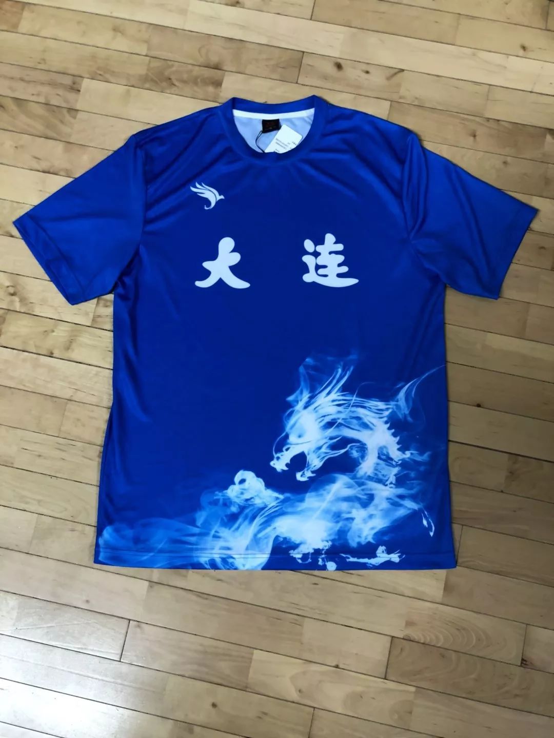 超级火的大连城市服装正式面世! 可以买也可以免费领! 半岛体育携手应利体育荣誉出品!