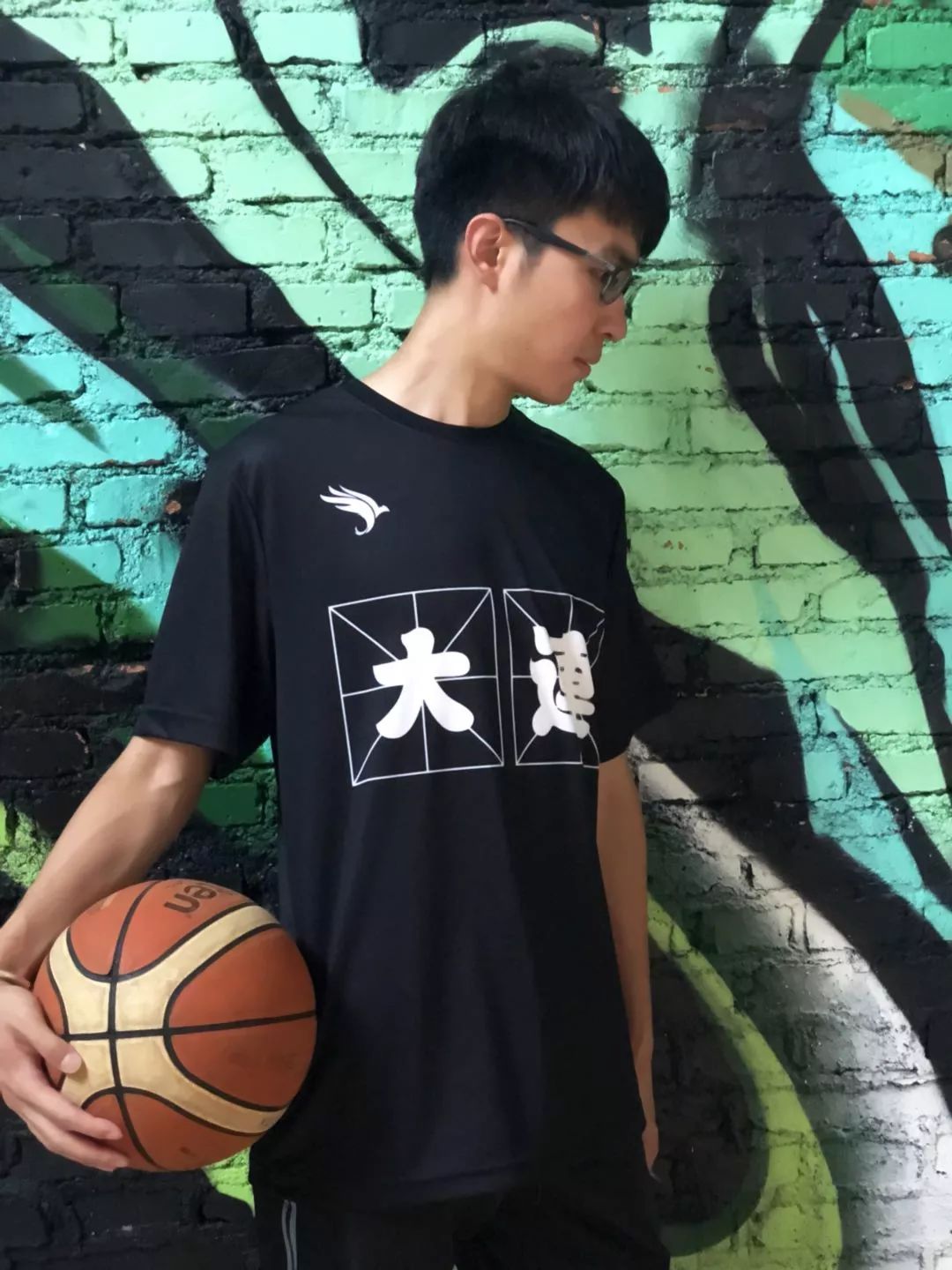 超级火的大连城市服装正式面世! 可以买也可以免费领! 半岛体育携手应利体育荣誉出品!