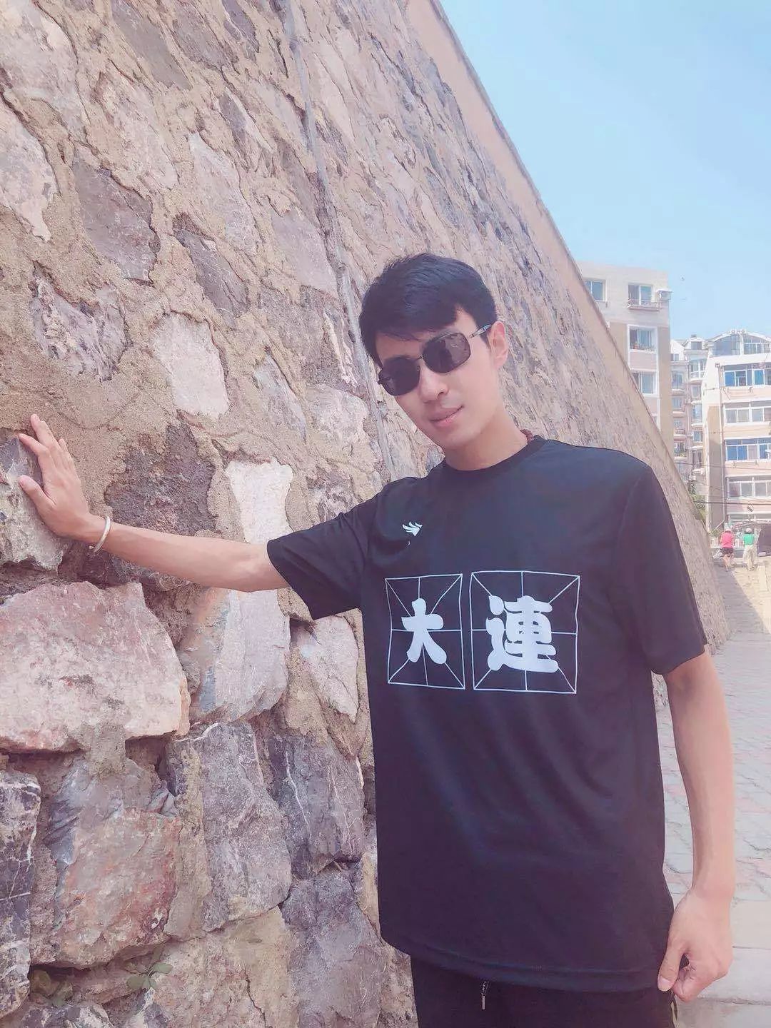 超级火的大连城市服装正式面世! 可以买也可以免费领! 半岛体育携手应利体育荣誉出品!