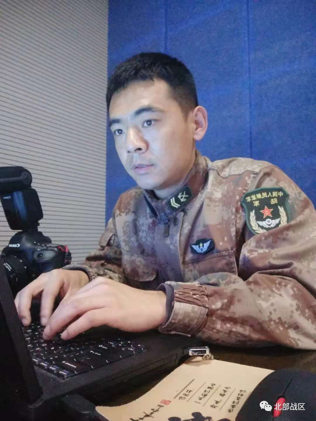 以笔作枪,写尽军旅,最美“兵记者”一直在路上!