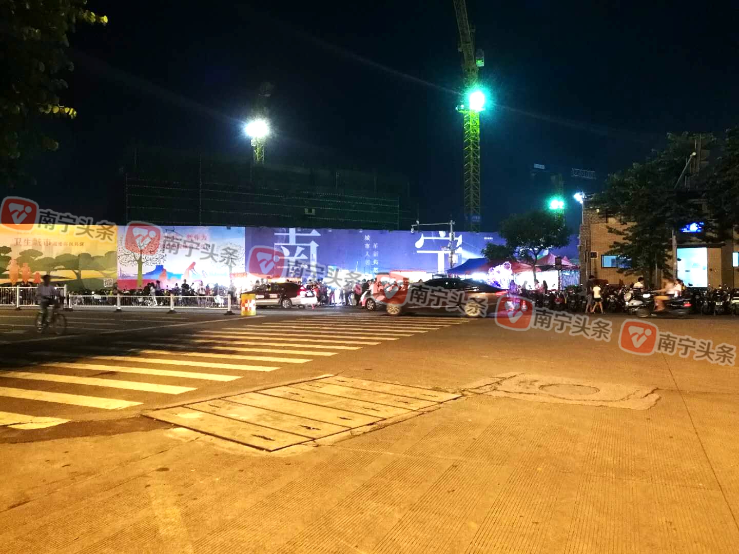 车主们请注意!南宁中山路设限时停车带 吃夜宵