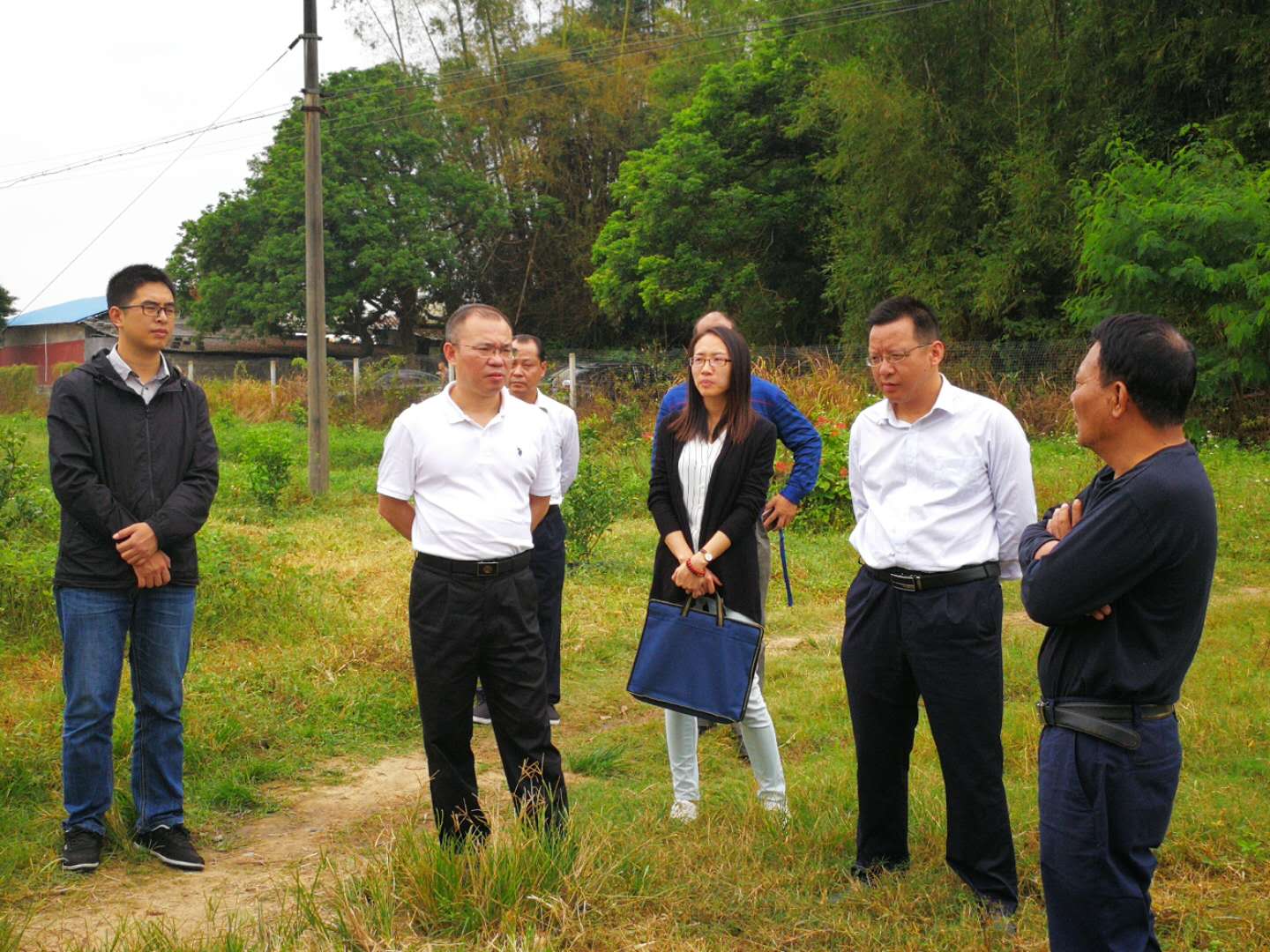 聚焦产业发展,合力精准扶贫