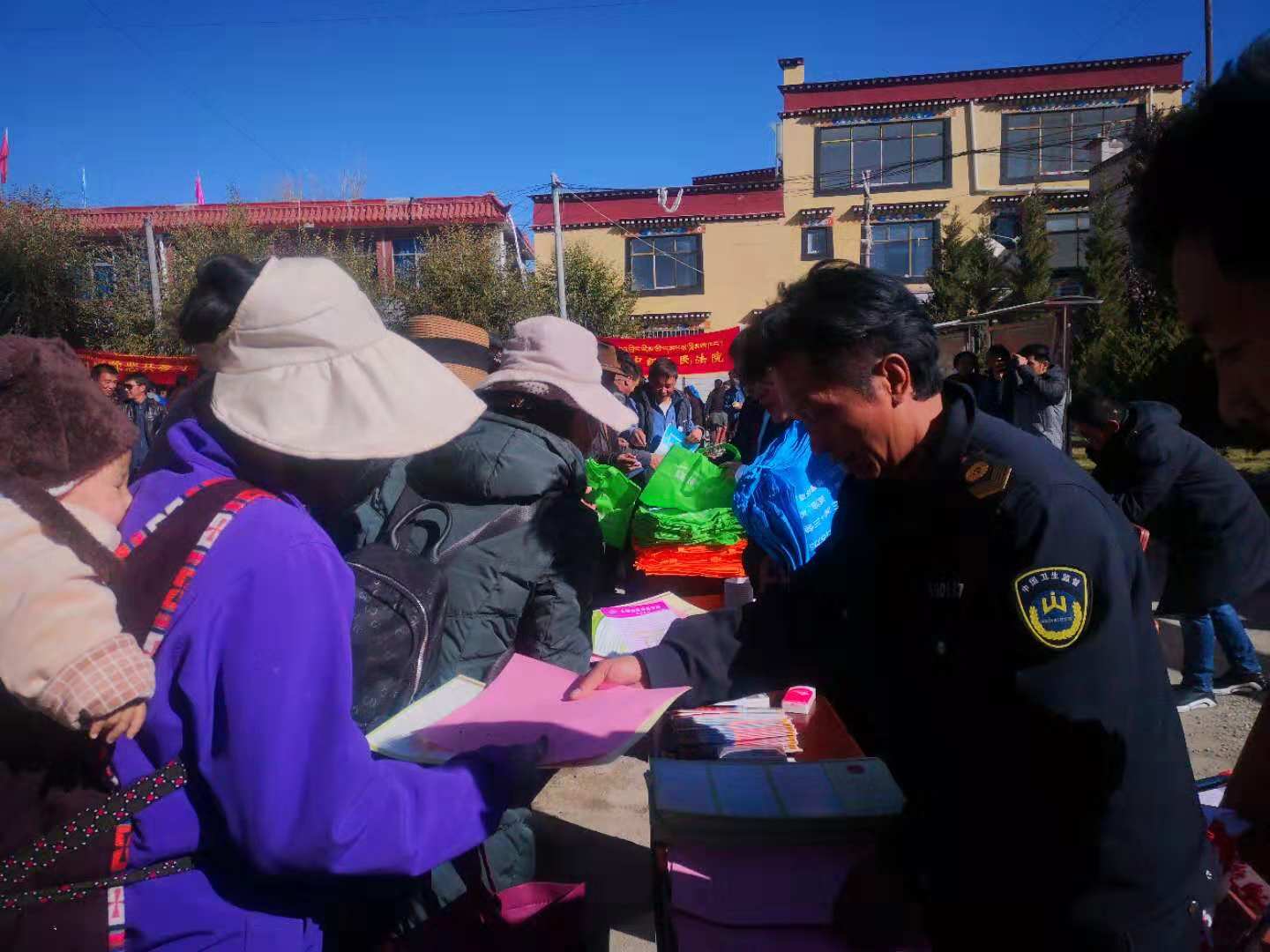 拉萨市有多少流动人口(2)