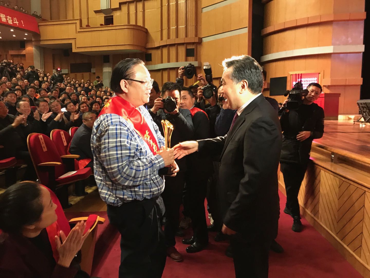 金通灵董事长_通灵妃