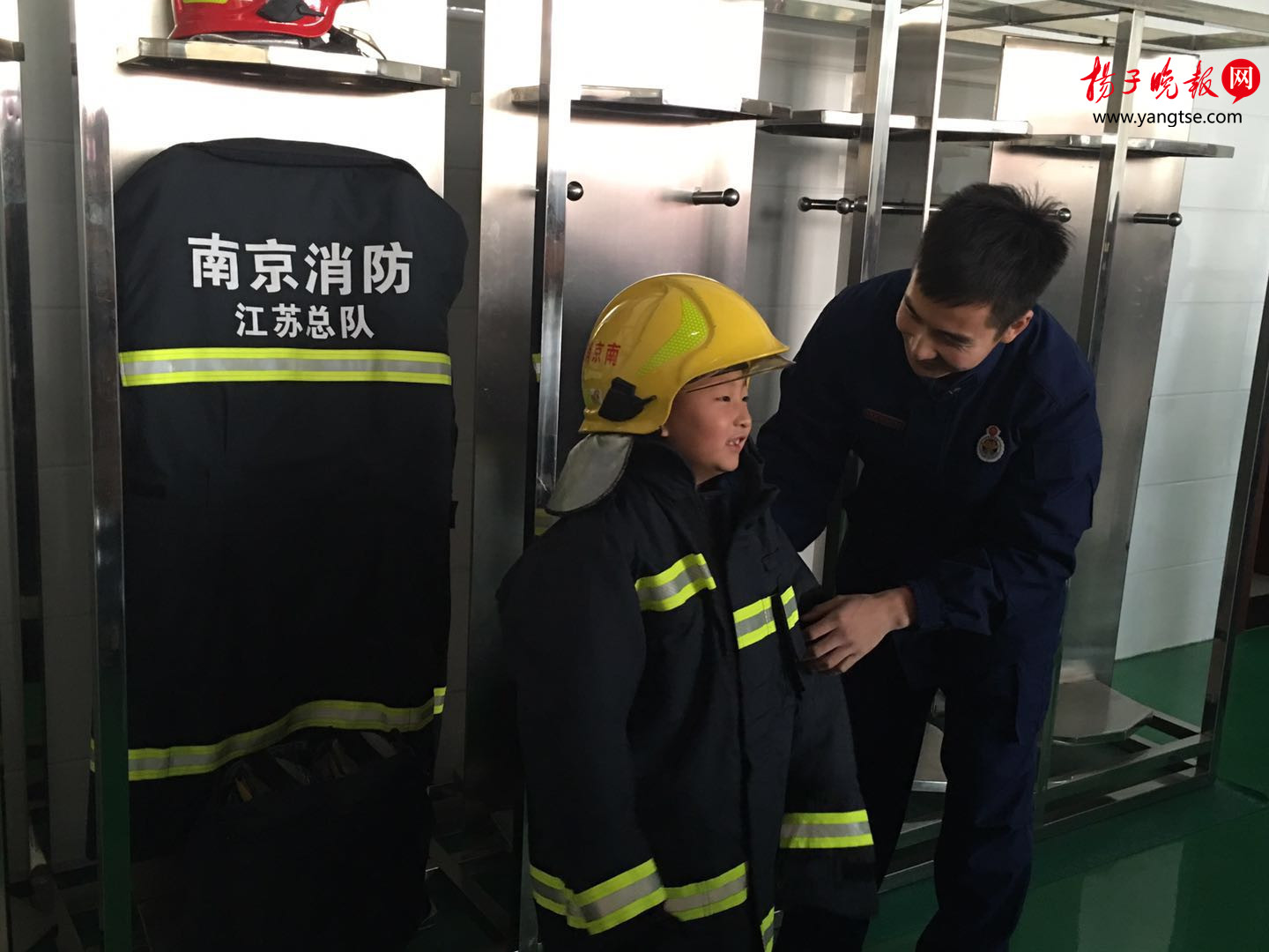 京千名萌娃参加消防冬令营,体验小小消防员