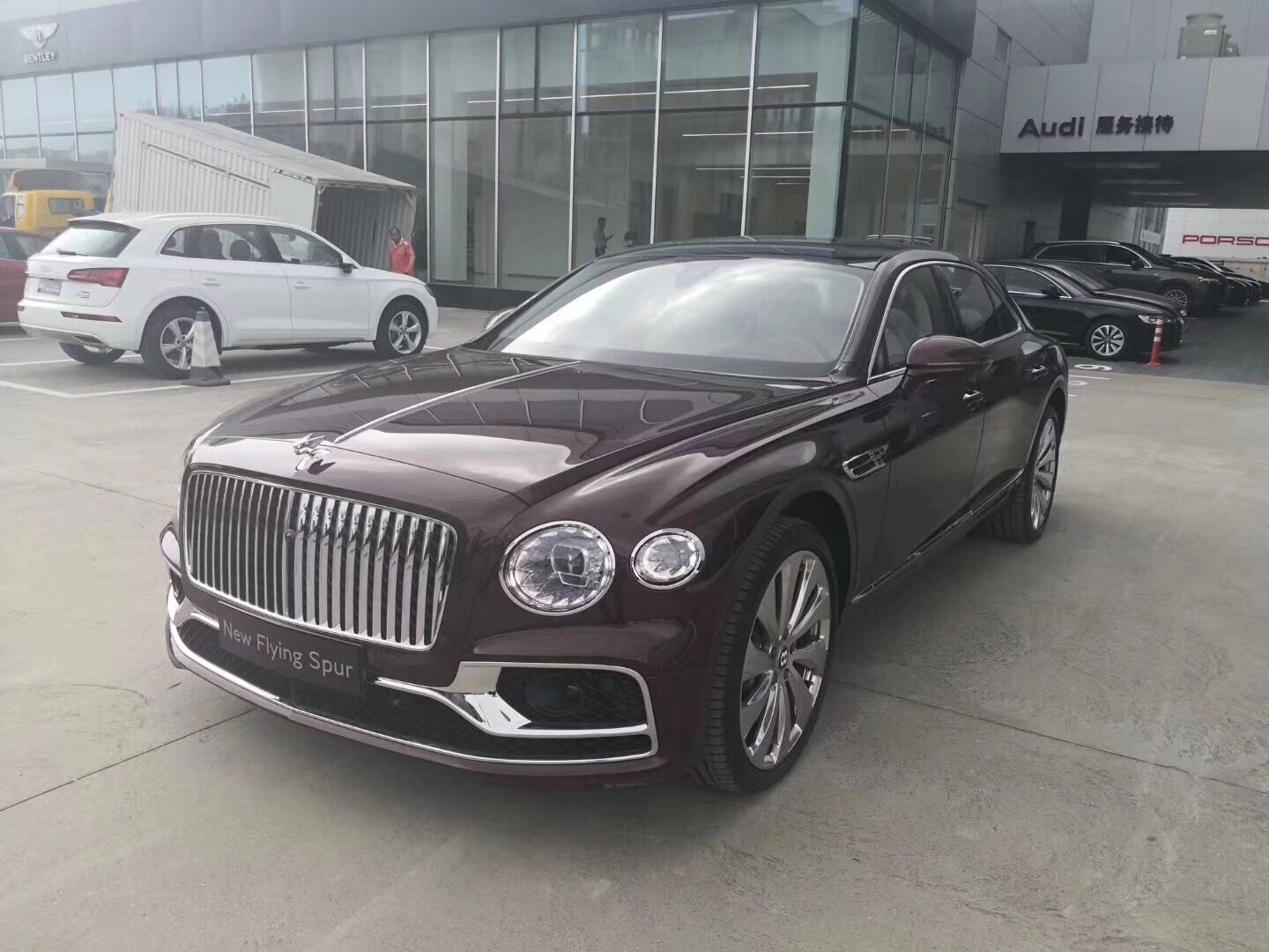 2020款宾利飞驰报价 该款换代全新升级