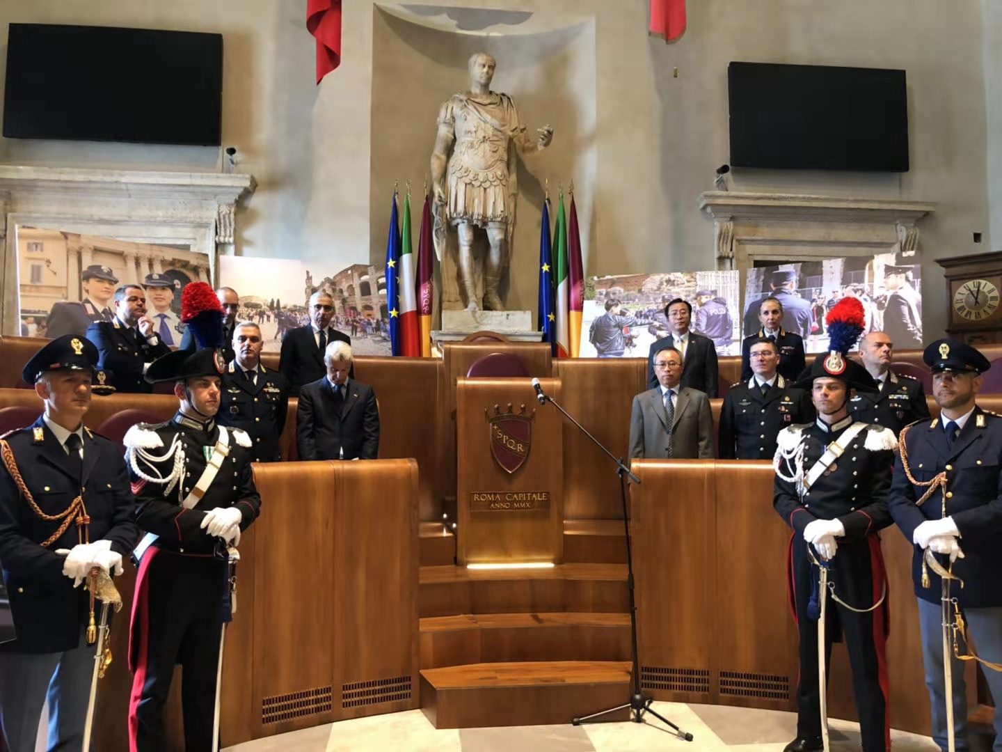 当地时间11月5日，意大利罗马，2019年中意警务联合巡逻启动仪式举行。公安部供图