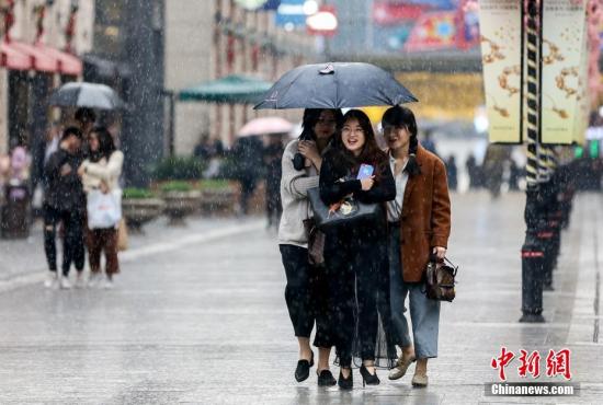 江苏部分地区有中到大雨 东部海区有7～8级大风